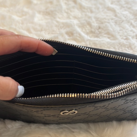 Authentic Gucci wristlet - Picture 5 of 7